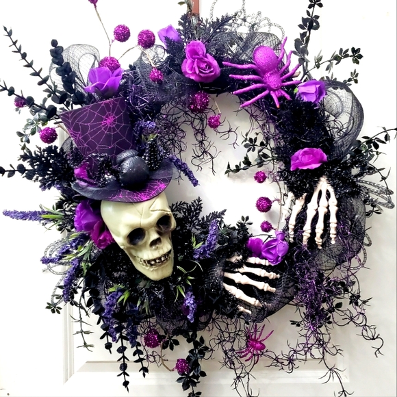 Dr. Darkness Halloween Wreath - Picture 1 of 7